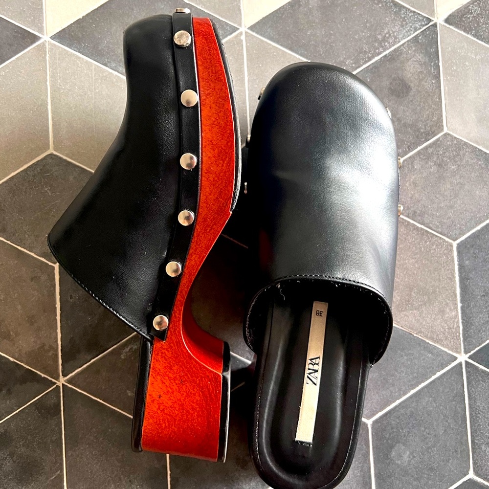 Zara Black Leather Mules with Red Wood-Effect Platform and Silver Studs